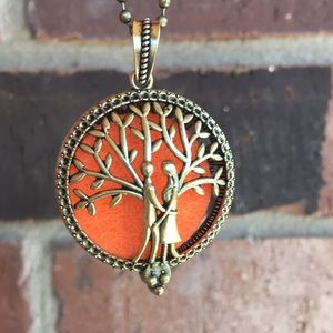 🌈 Scented Tree Of Life Loves Embrace Aroma Necklace Antique And Orange NWOT